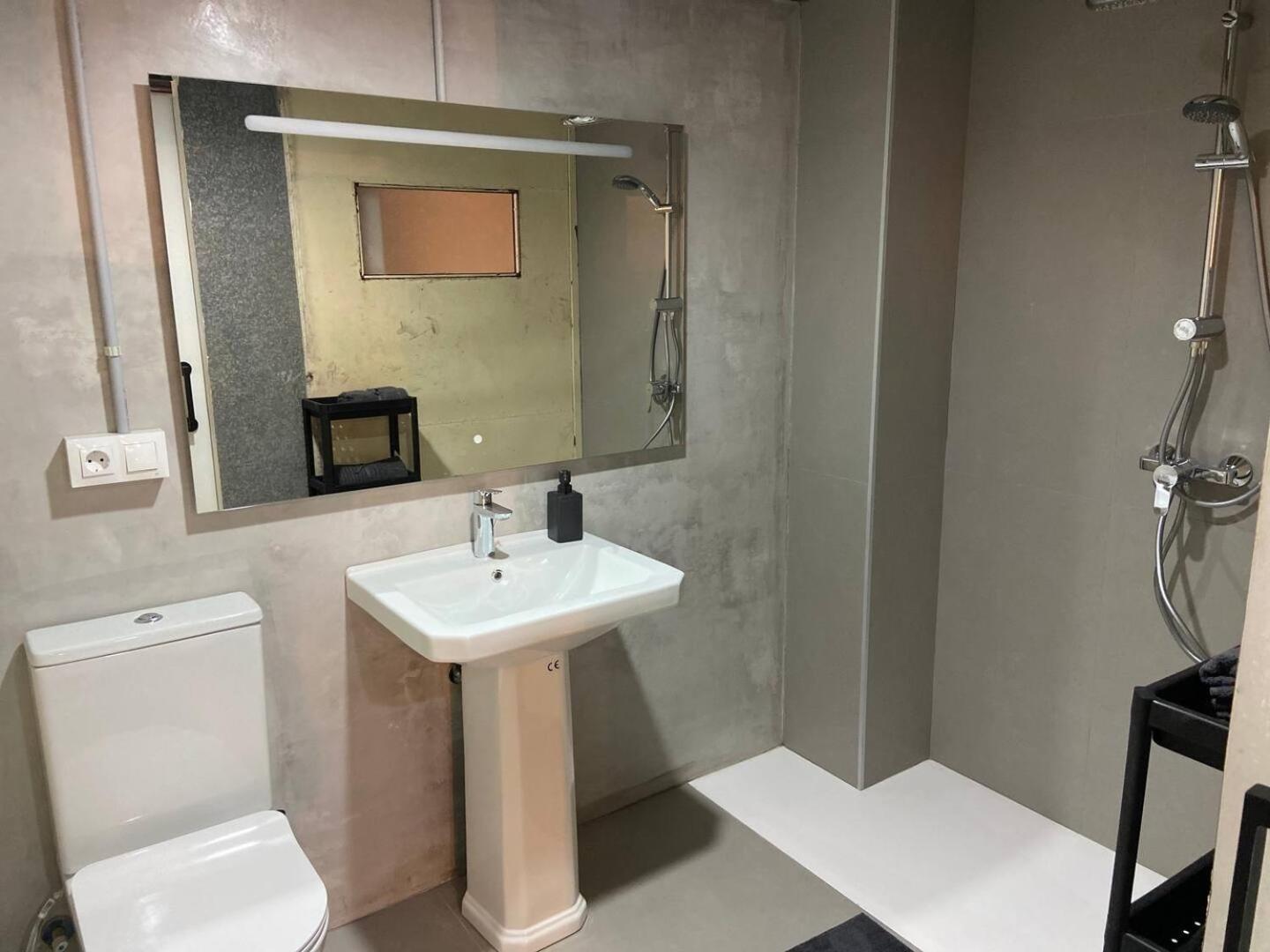 Poeta Apartment บาเลนเซีย ภายนอก รูปภาพ